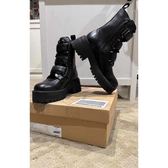 NWT  Free People Emmett Lace Up Boot Black Leather Straps Lug Sole Zipper 37/7 - Picture 4 of 5